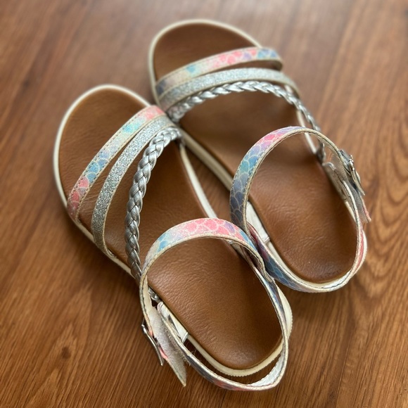 Toddler size 11 Sandals - Picture 3 of 8